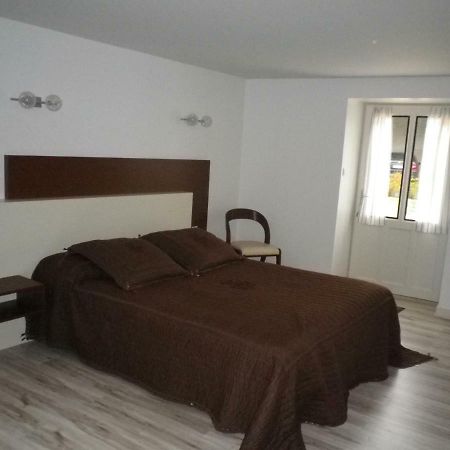 Hotel Logis Du Jacquelin Doussay Zewnętrze zdjęcie