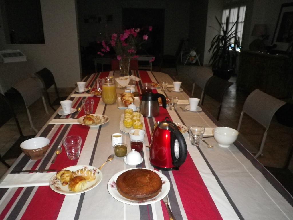 Hotel Logis Du Jacquelin Doussay Zewnętrze zdjęcie