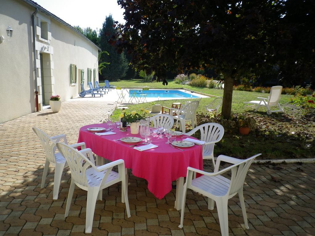 Hotel Logis Du Jacquelin Doussay Zewnętrze zdjęcie
