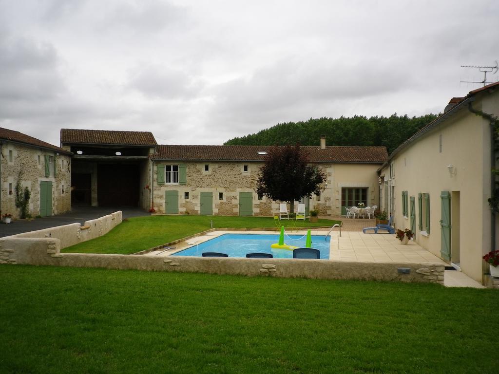 Hotel Logis Du Jacquelin Doussay Zewnętrze zdjęcie